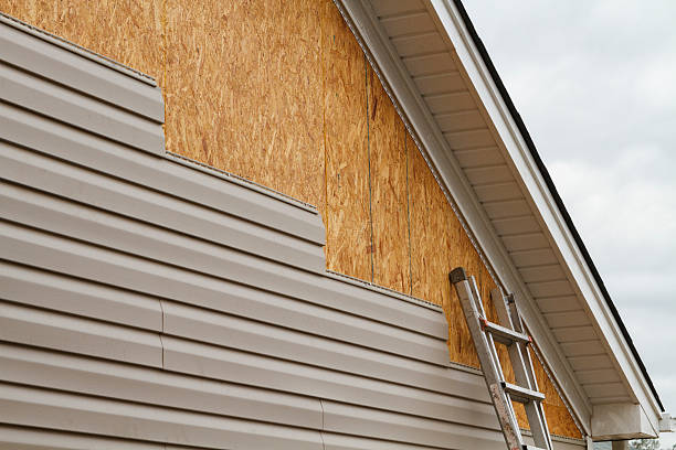 Professional Siding Inspection technician working in Gnadenhutten, OH